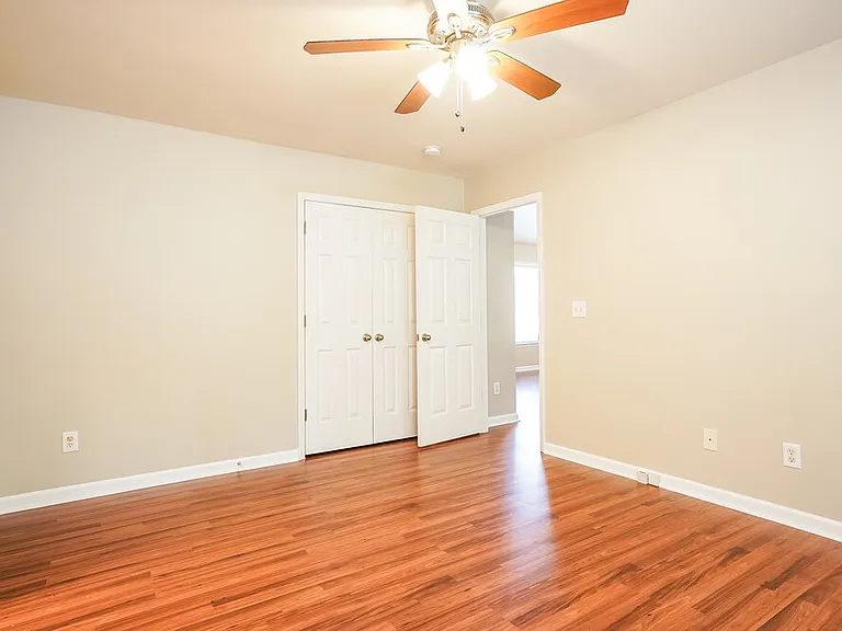 305 Wood Green Dr — Photo 11