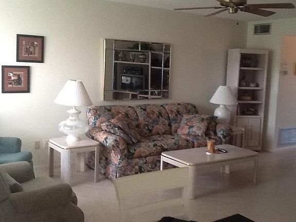 2nd image of 68 Royal Oak Ct