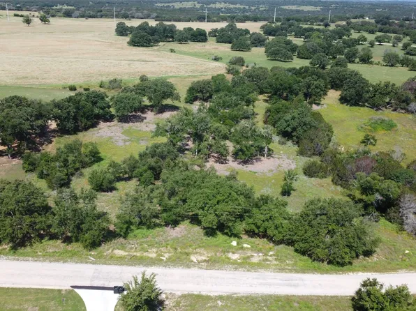 23 Fossil Trl, Glen Rose, TX 76043