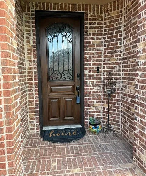 4500 Lakeside Hollow St — Photo 7