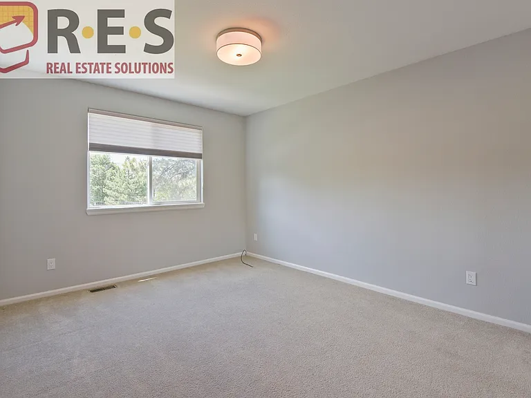 197 S Lindsey St — Photo 11