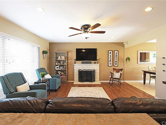 3rd image of 1715 N Prelude Dr