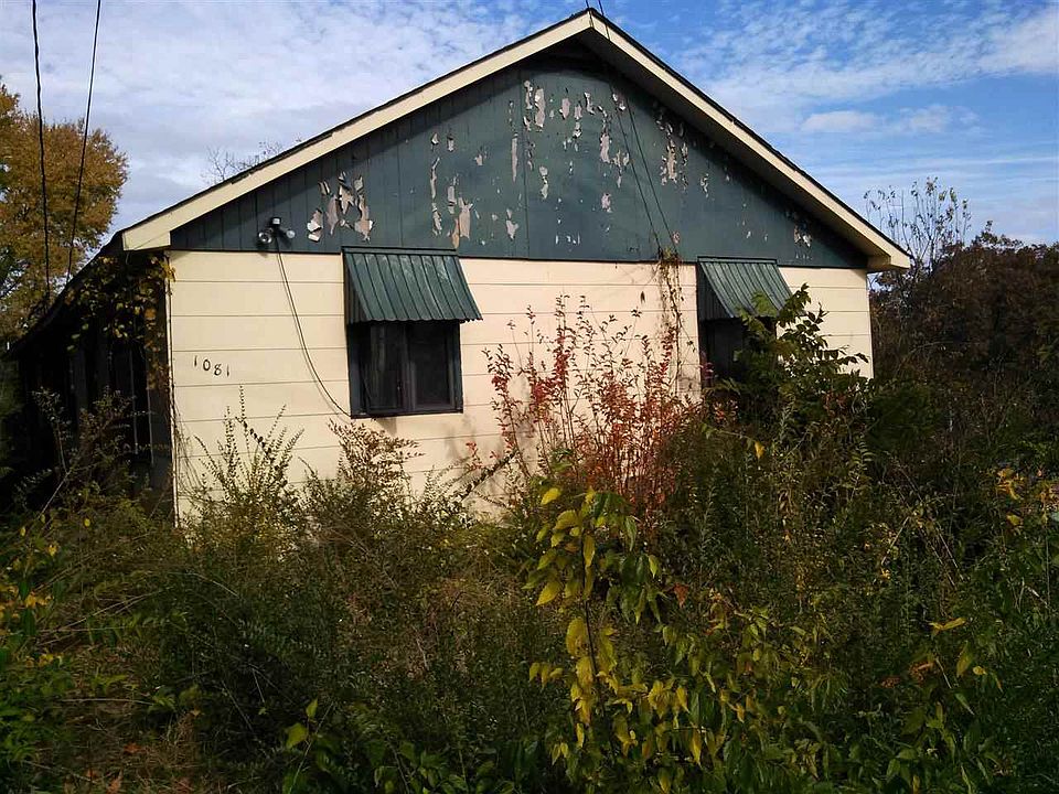 2nd image of 1081 10th St NE