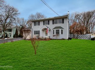 118 Holbrook Rd, Centereach, NY 11720