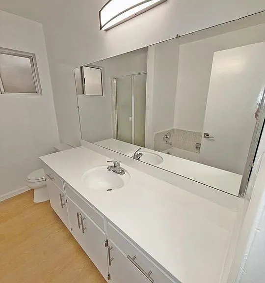 1330 N Gardner St — Photo 13