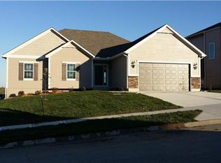 1100 NW Sycamore Ln, Grain Valley, MO 64029
