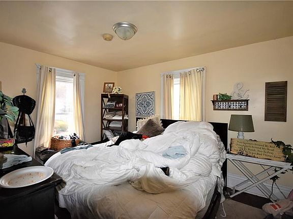 5th image of 607 Eau Claire St