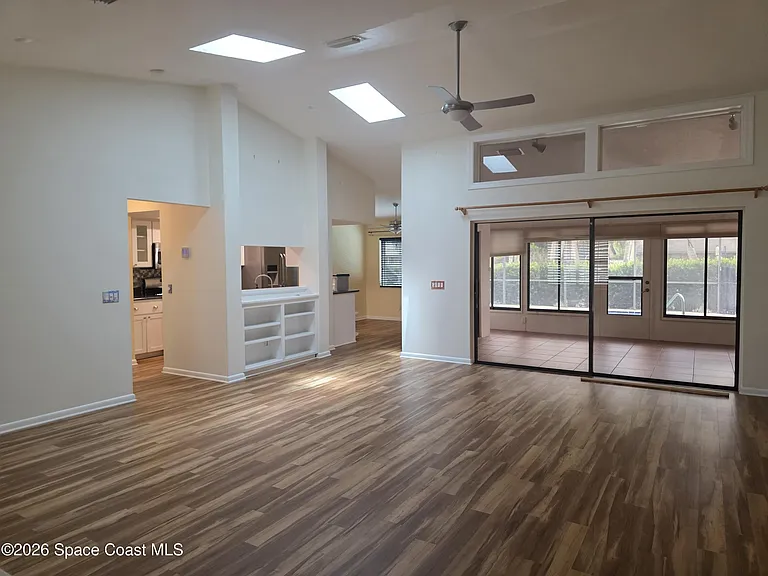 1825 Fox Bay Dr — Photo 4