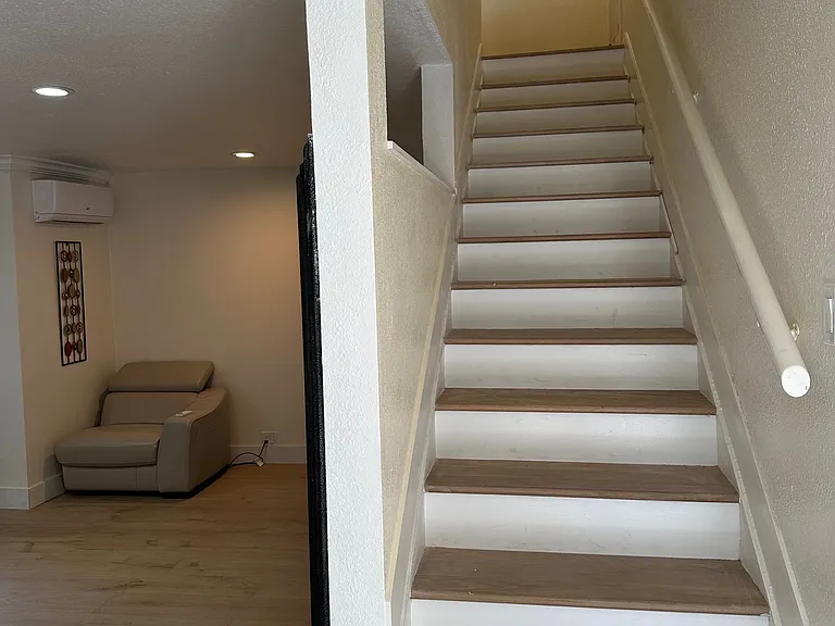 2239 Alcyona Dr — Photo 14