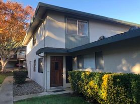 2252 Segundo Ct