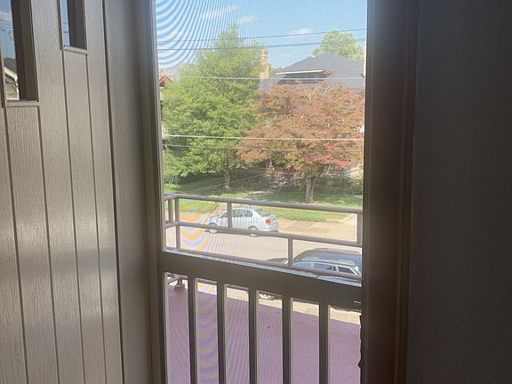 3rd image of 1517 Quarrier St APT 4