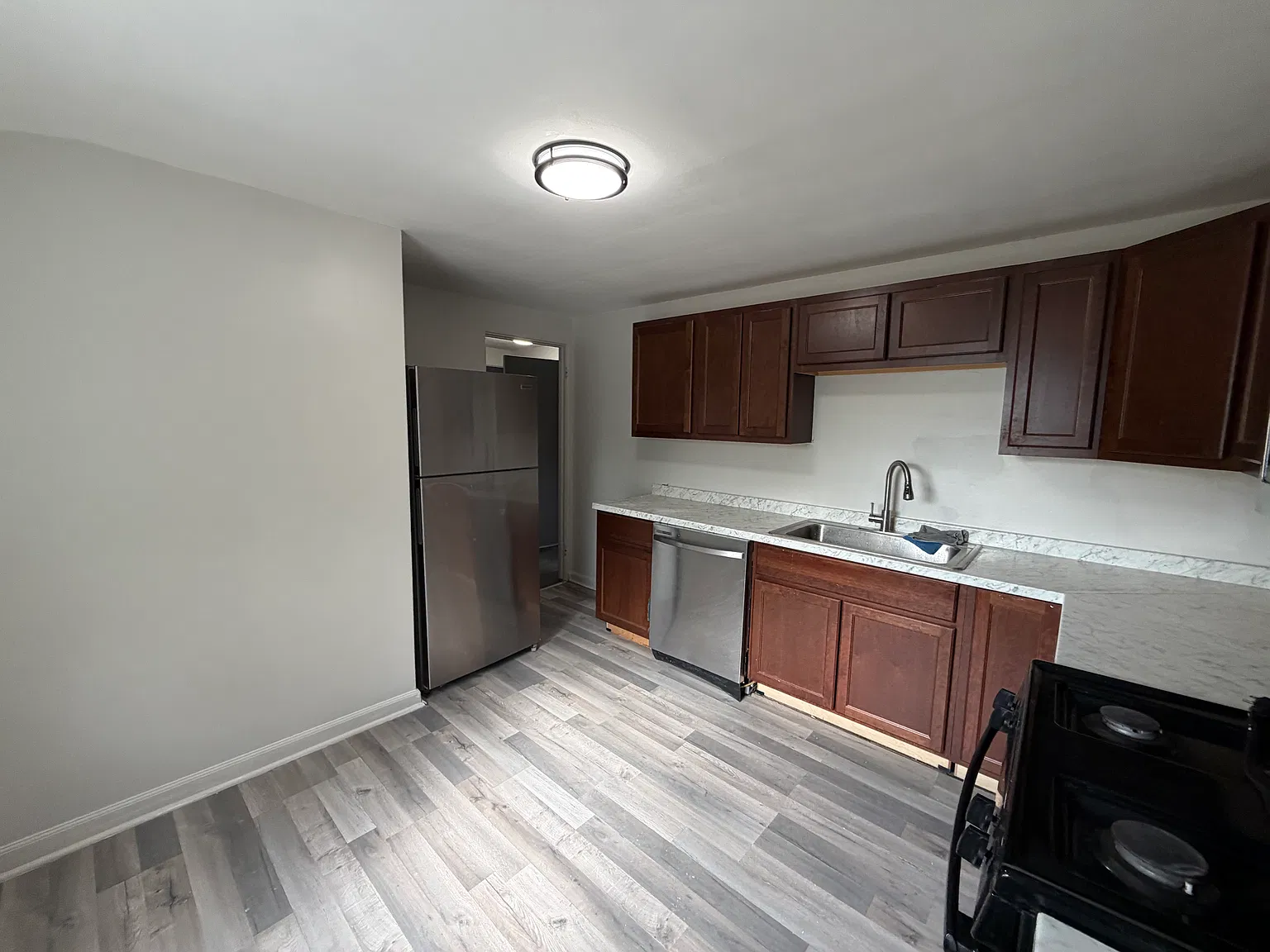 2 bed, 1100 sqft, $1,450 — Photo 3