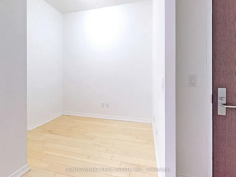 386 Yonge St #2802 — Photo 7