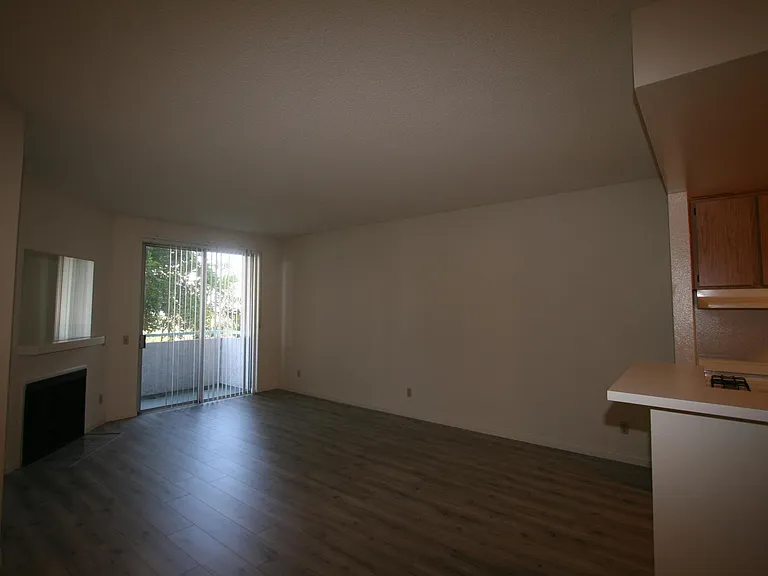 3637 Clarington Ave #113 — Photo 23