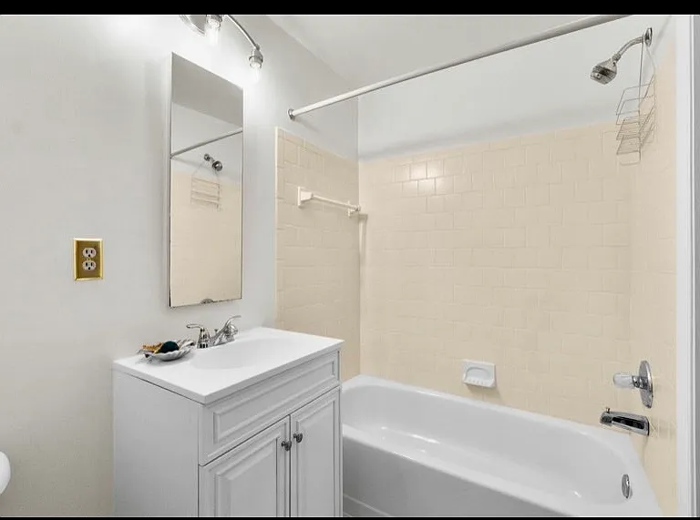 1111 Castle Harbor Pl #1A — Photo 13