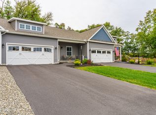 17B Empire Ct, Clifton Park, NY 12065