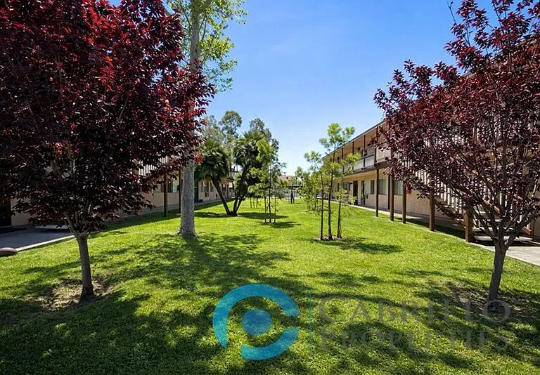 925 Martin Dr #7 — Photo 2