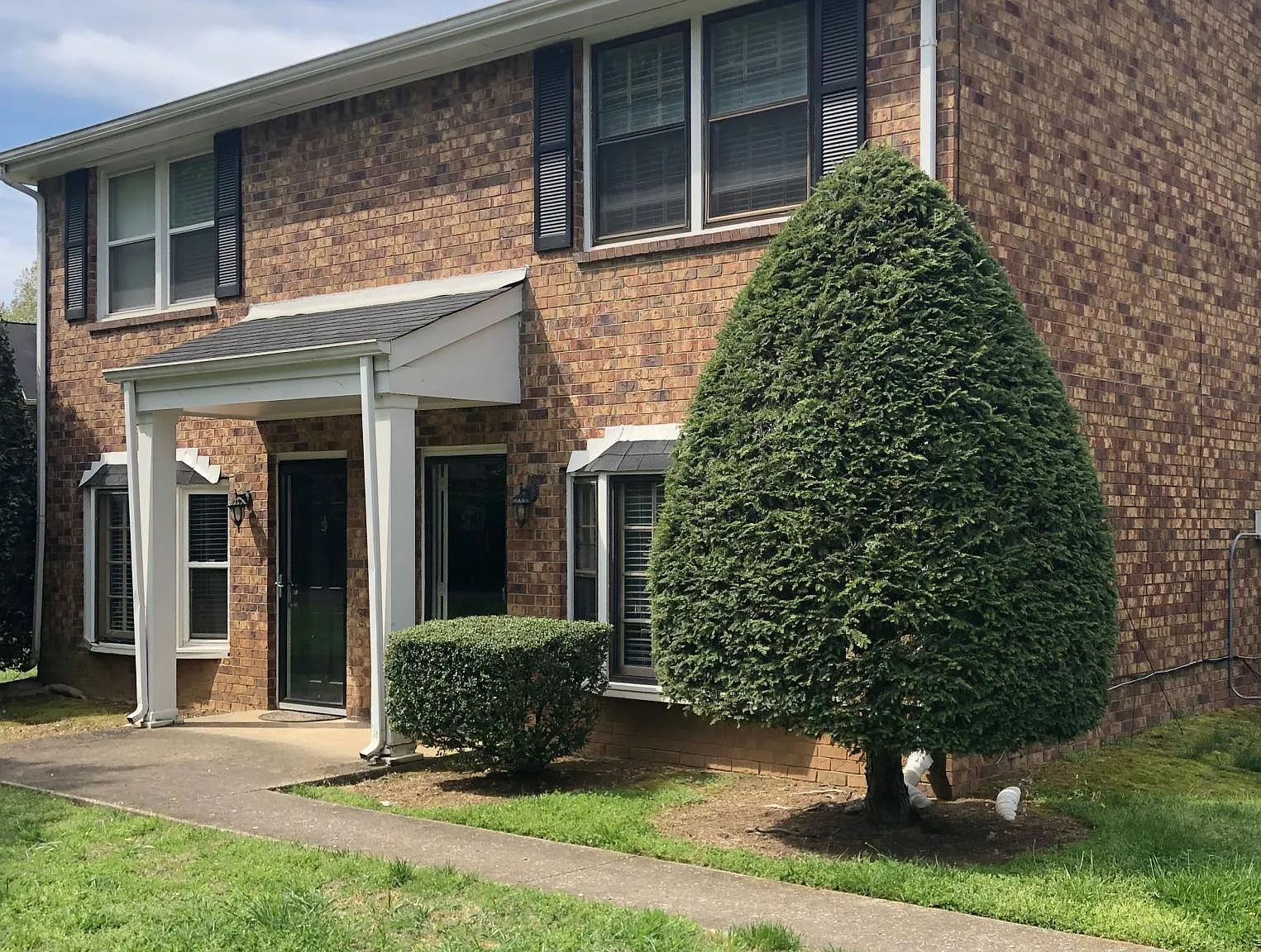 2 bed, 1.5 bath, 1122 sqft, $1,875 — Photo 1
