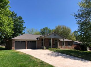 1613 Crestwood Dr, Harrison, AR 72601