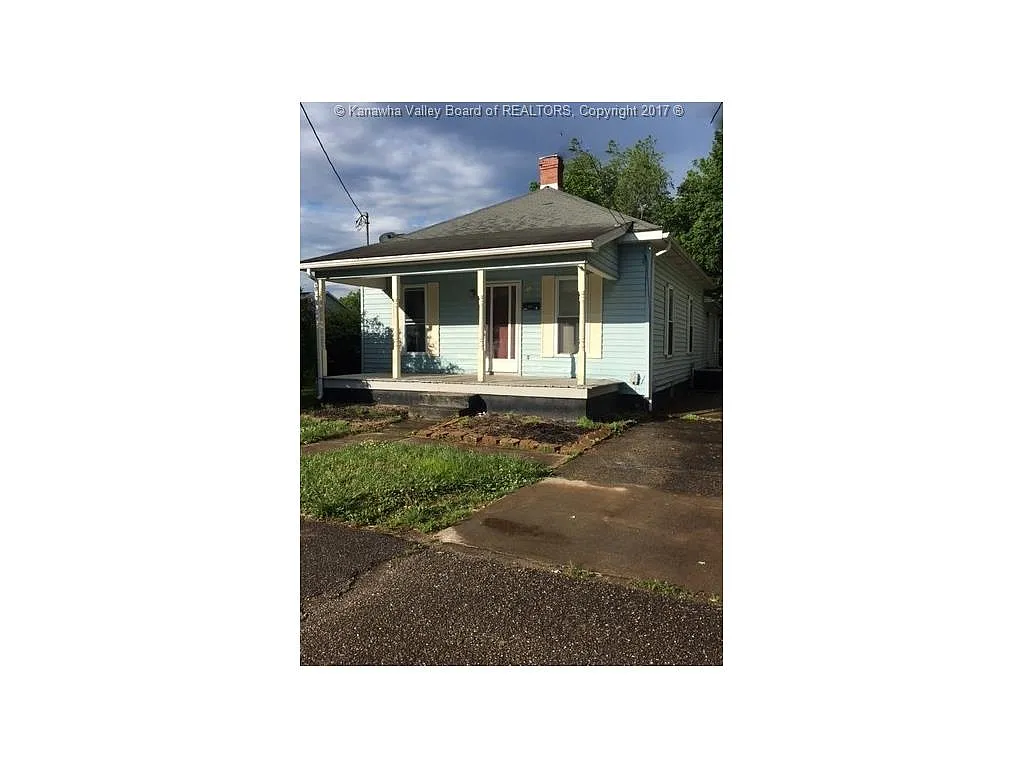 105 Preston St photo 1