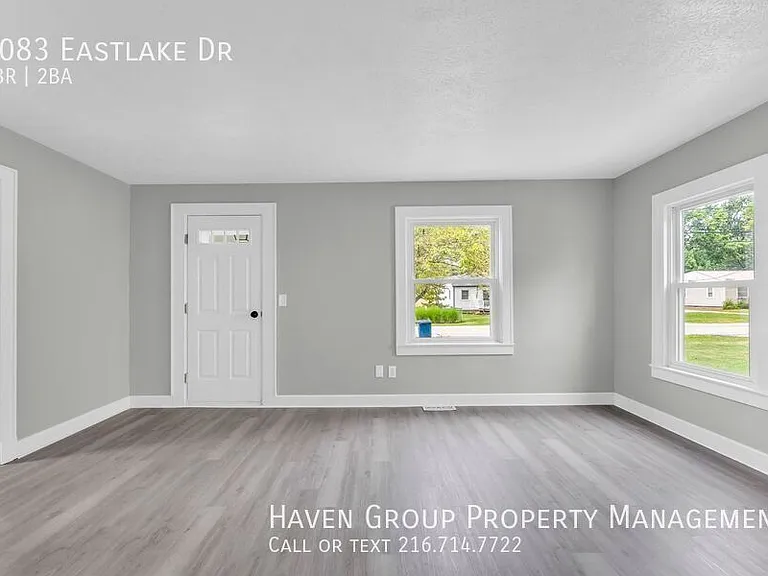 1083 Eastlake Dr — Photo 4