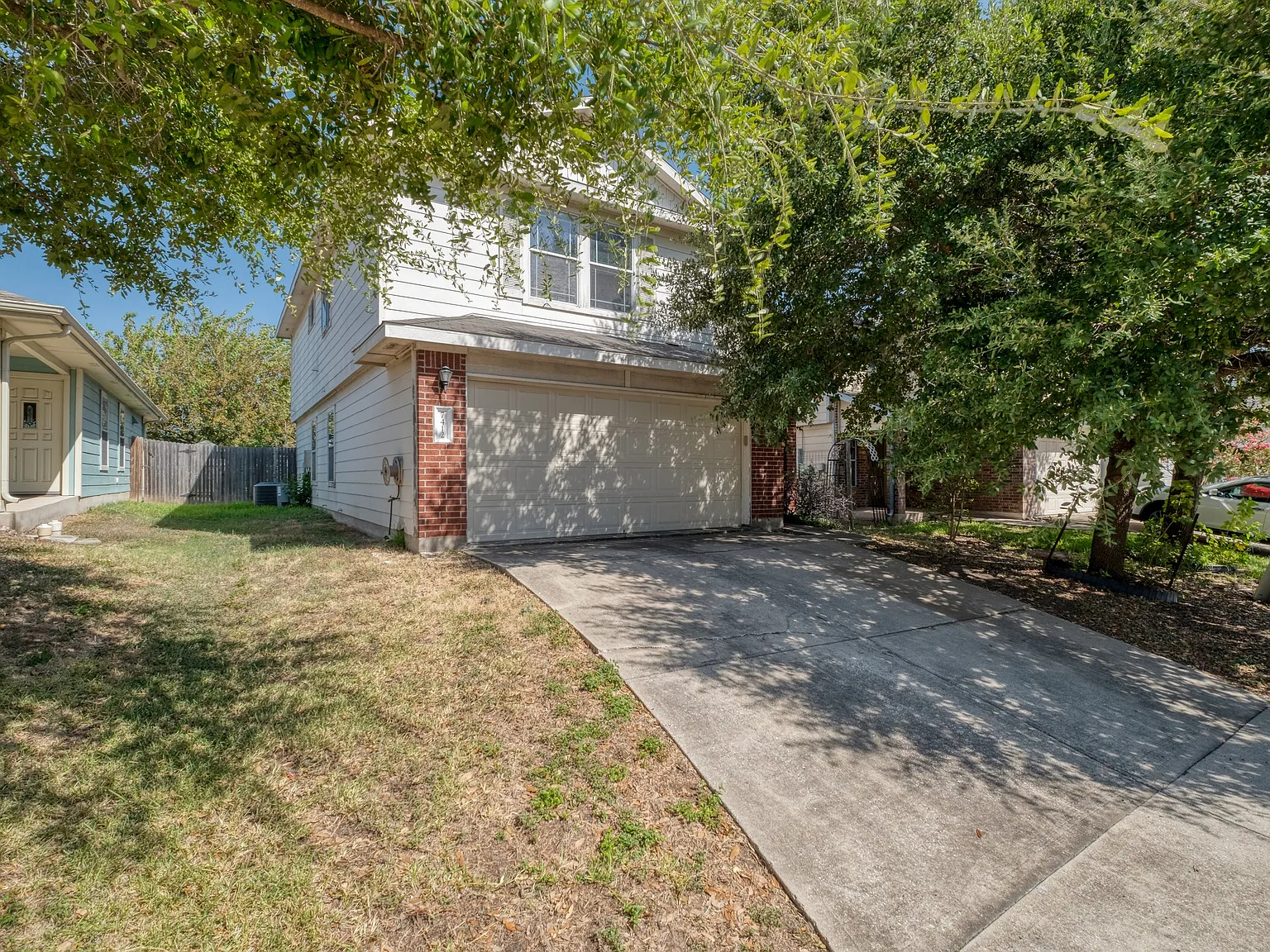 4 bed, 2100 sqft, $2,300 — Photo 2
