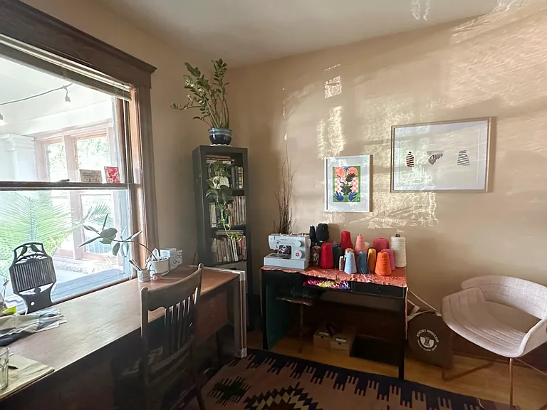 2941 Oakland Ave — Photo 8