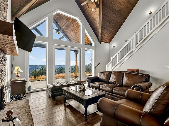 2nd image of 28 Mountaintown Overlook