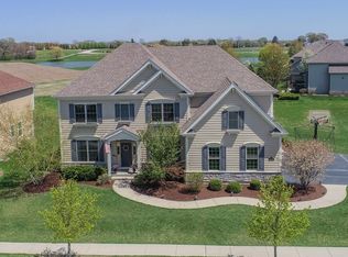 3552 Hidden Fawn Dr, Elgin, IL 60124