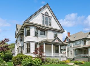 235 S Grove Ave, Oak Park, IL 60302