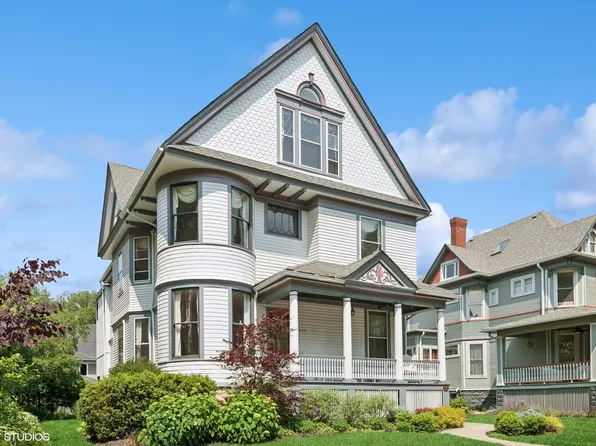 235 S Grove Ave, Oak Park, IL 60302