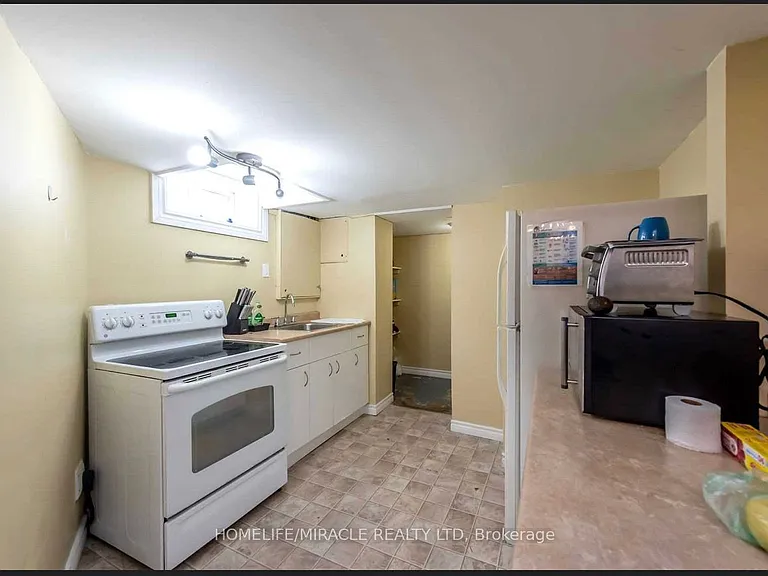 90 Tupper Dr #BASEMENT — Photo 8