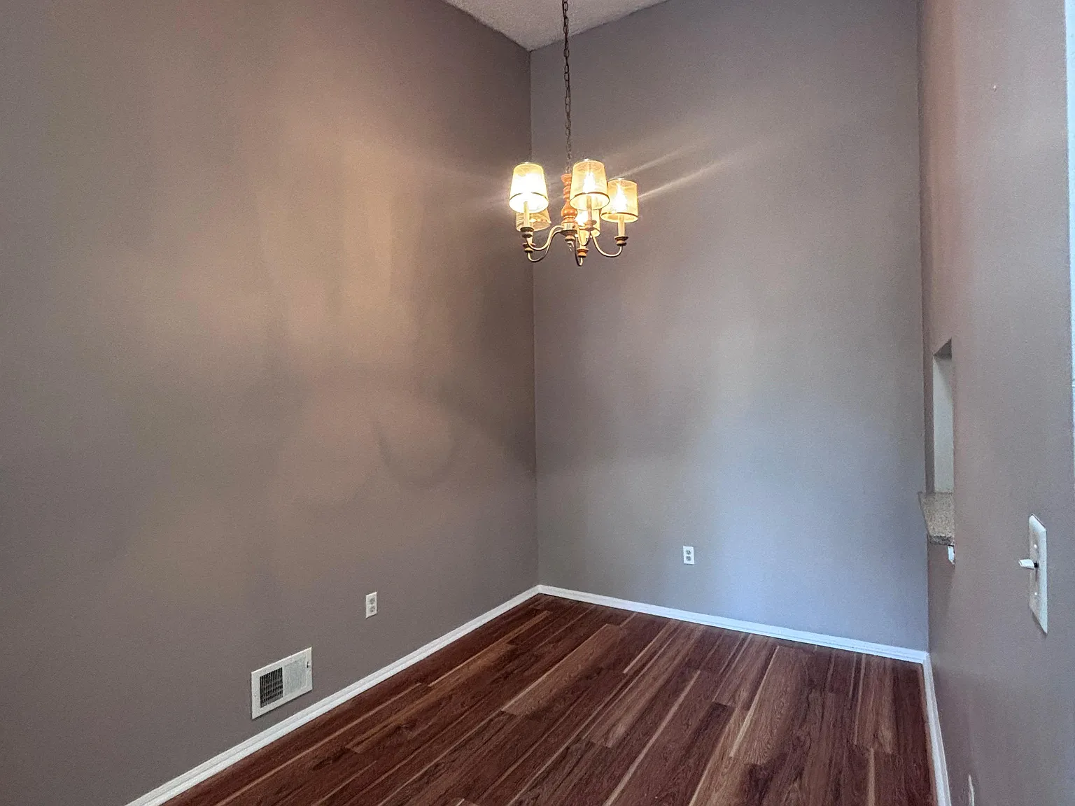 2 bed, 1181 sqft, $2,300 — Photo 2