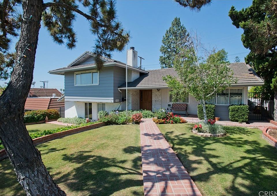 1st image of 9539 Woodley Ave