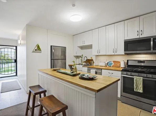 6472 Cavalleri Rd, Malibu, CA