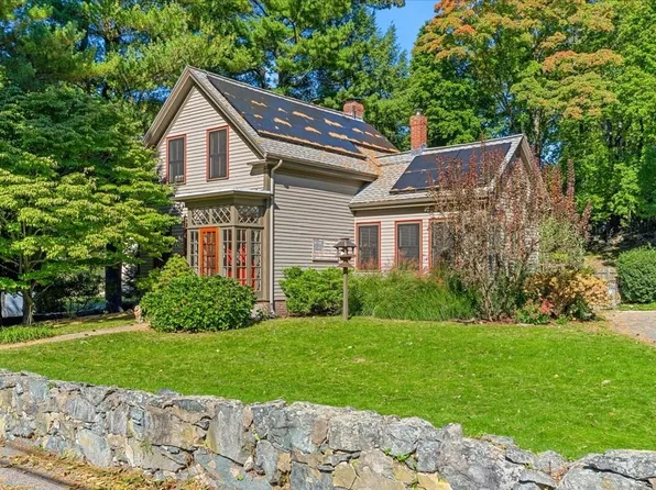 87 Rockland Pl, Newton, MA 02464