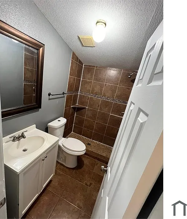 3 bed, 1093 sqft, $1,525 — Photo 4