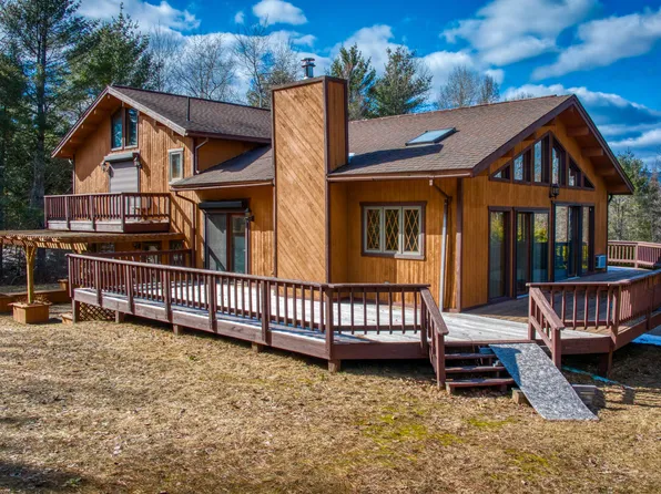 42 Tamarack Ave, Lake Placid, NY 12946