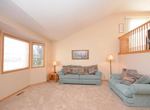 4th image of 25680 Friesland Ct