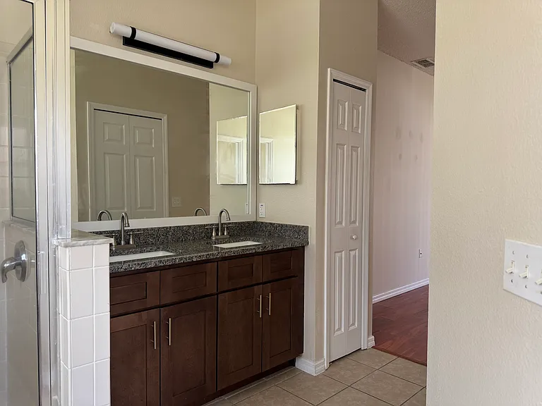510 Bromley Ct — Photo 10