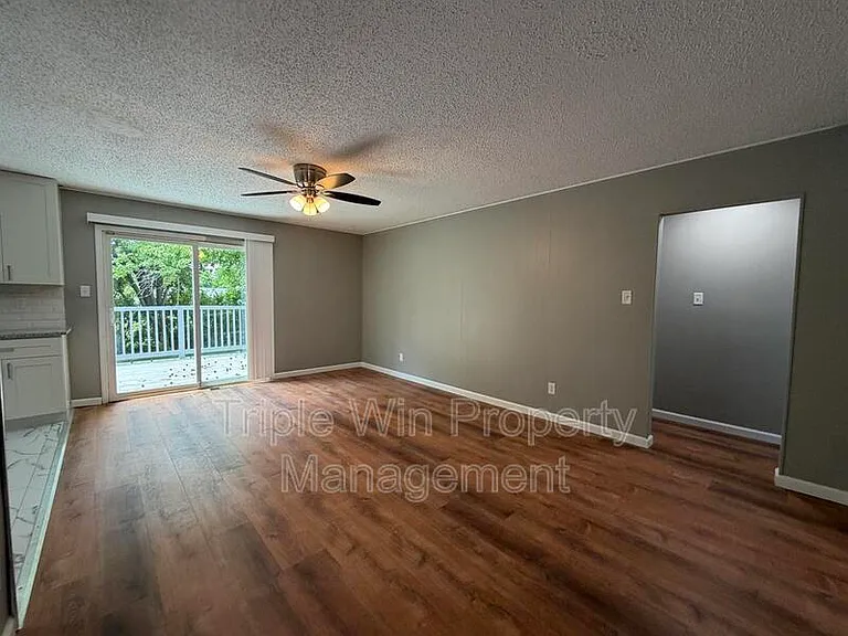 753 Watersedge Dr — Photo 6