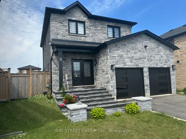 12 Majesty Blvd, Barrie, ON L4M 7K3