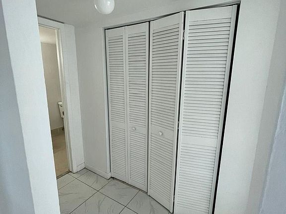 5th image of 631 NW 177th St APT 105