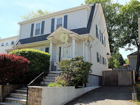 2nd image of 139 Warren Ave