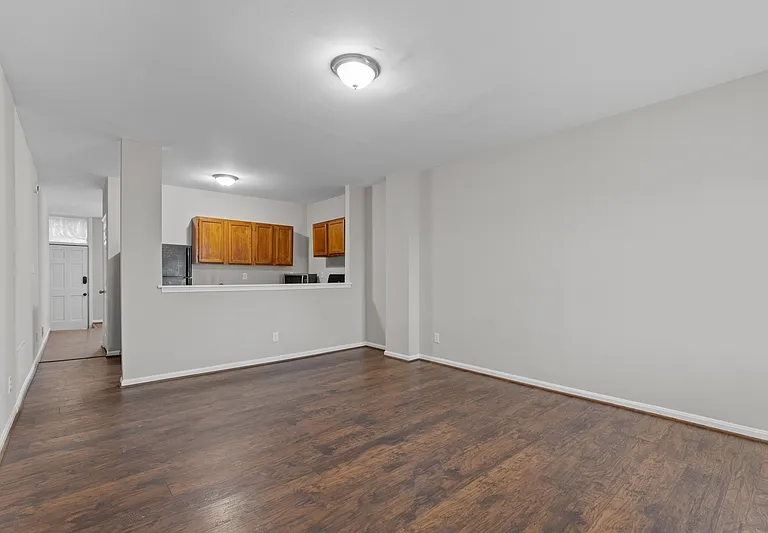 209 N Patterson Park Ave — Photo 9