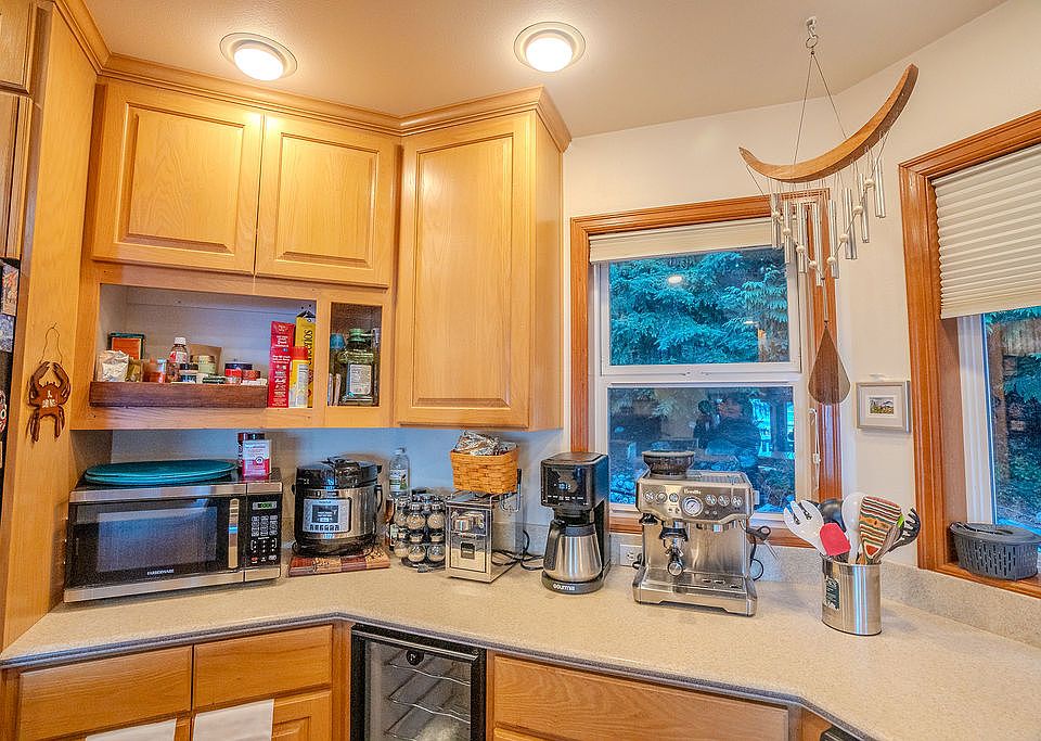 All the appliances you need including an espresso machine!