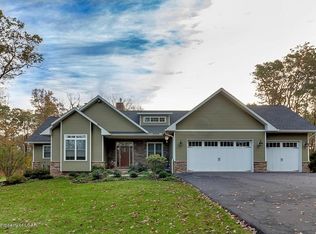 58 Blossom Rd, Wilkes Barre, PA 18702