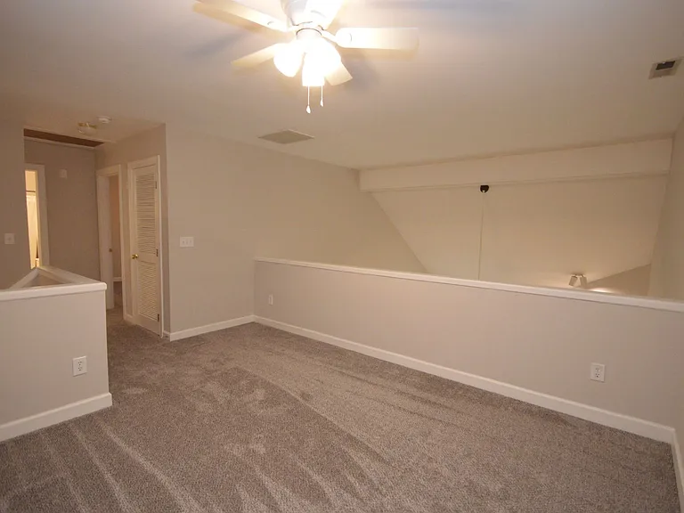 3319 Philmont Dr — Photo 20