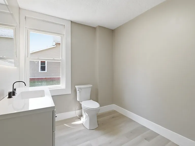 190 Bowman St — Photo 13
