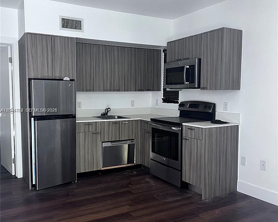 1st image of 557 Michigan Ave #115